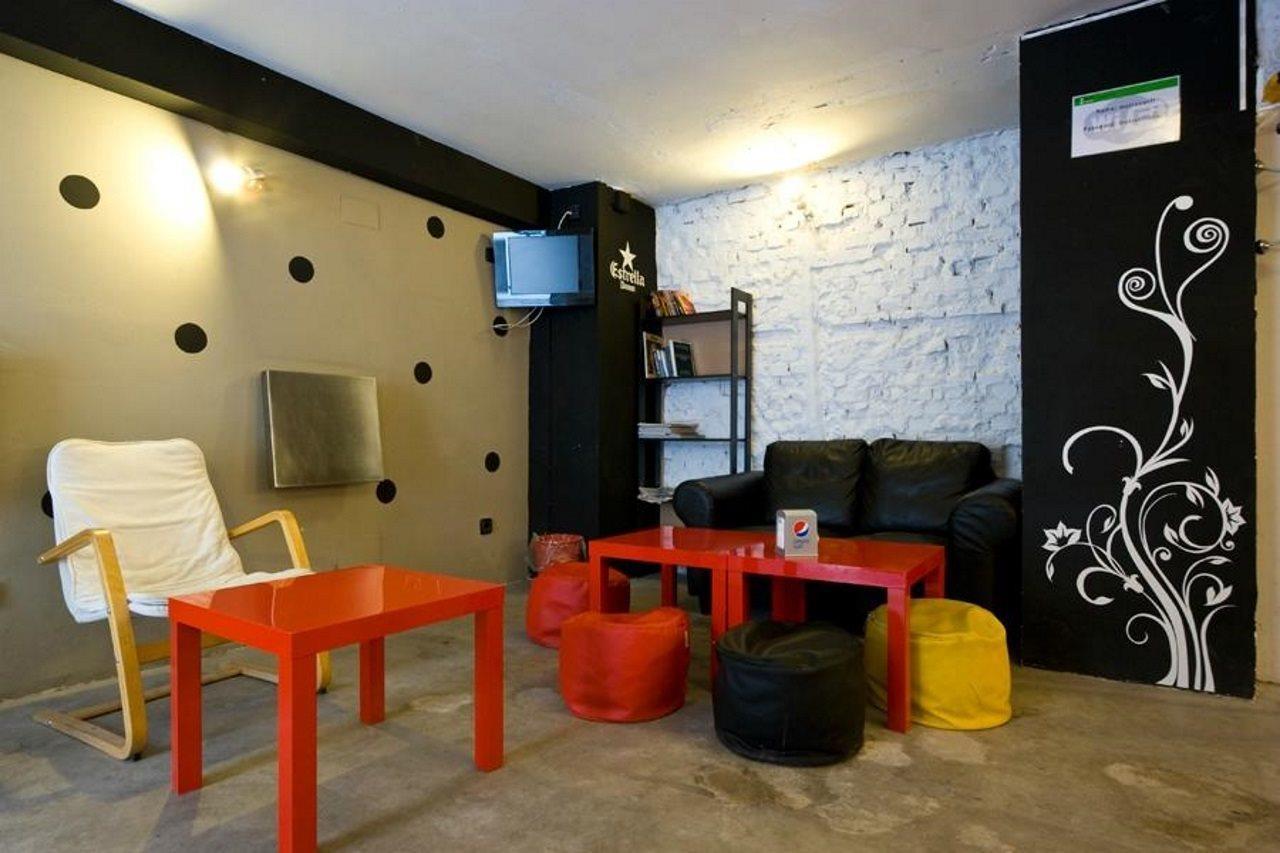 Hostel EuroMadryt Zewnętrze zdjęcie