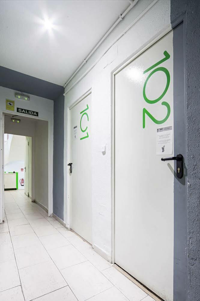 Hostel EuroMadryt Zewnętrze zdjęcie